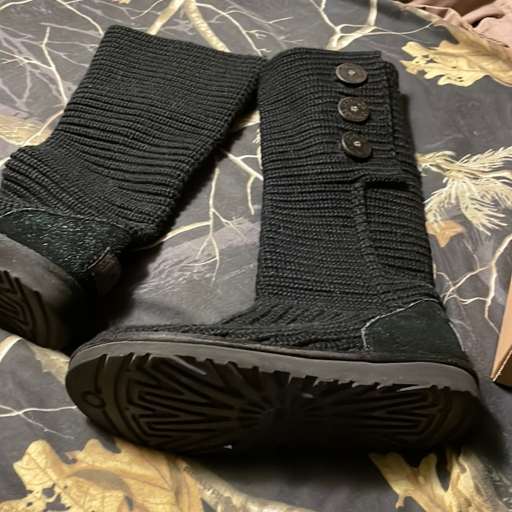 Ugg boots black